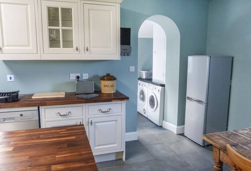 5 Distillery Cottages