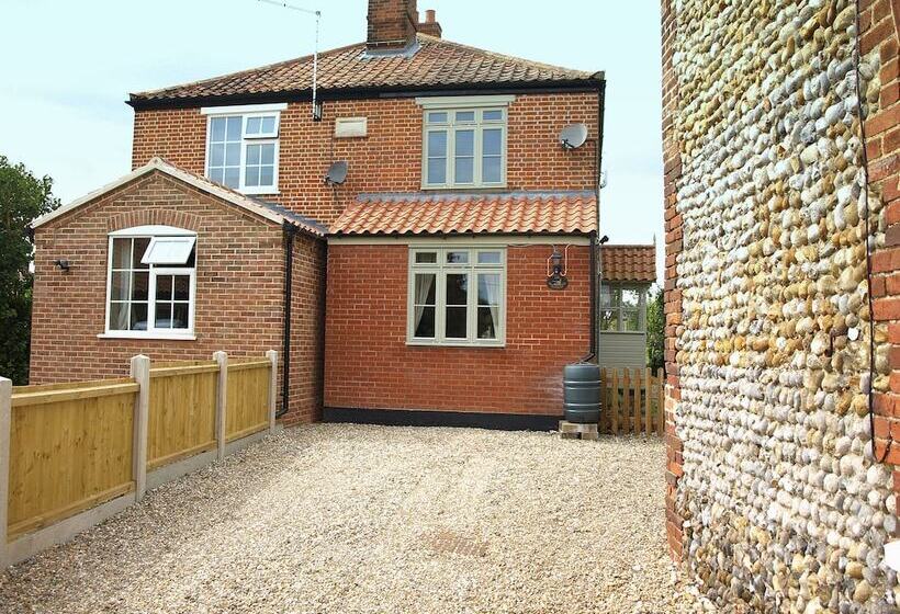 Beaconsfield Cottage