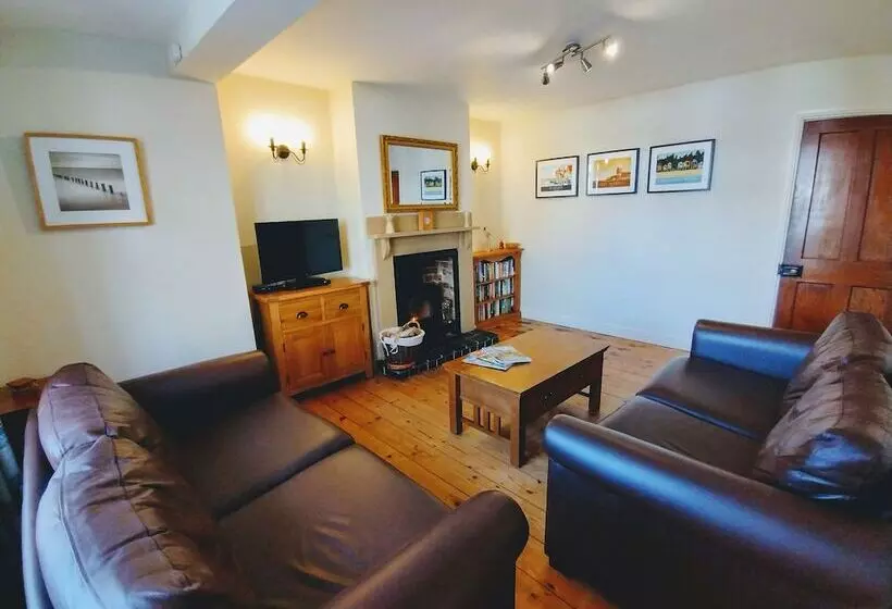 Beaconsfield Cottage