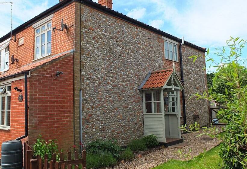 Beaconsfield Cottage