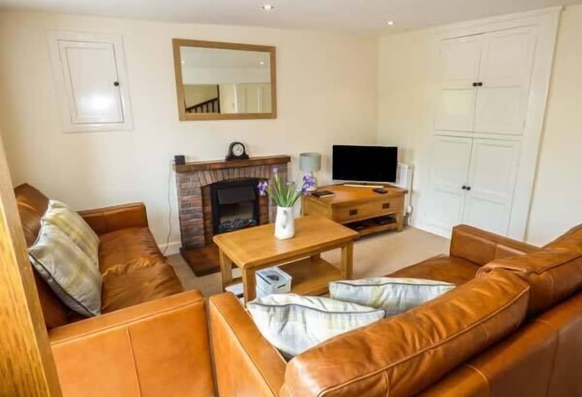 Cinderbarrow Cottage