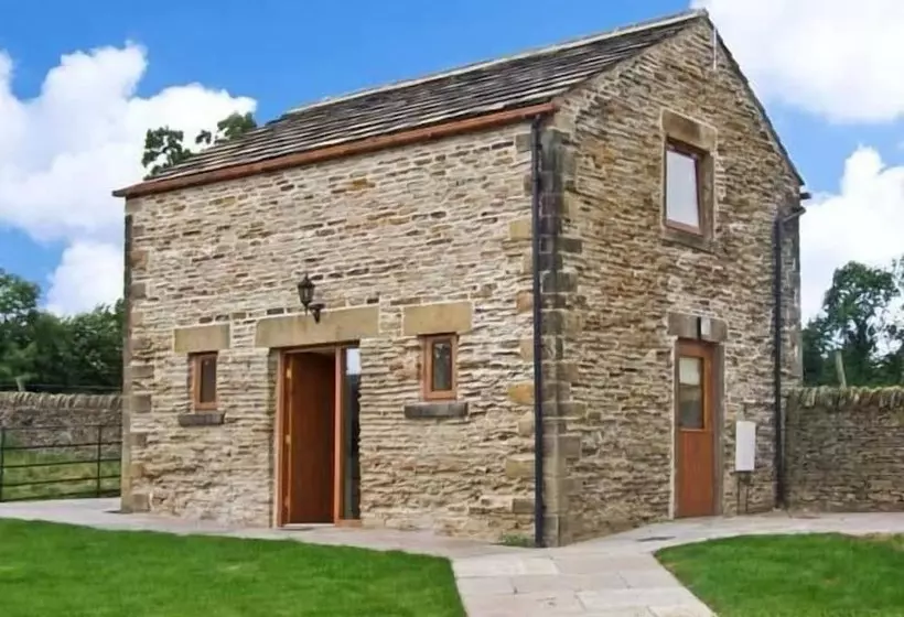 Hollins Wood Bothy