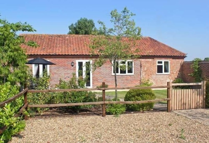 Moat Farm Cottage