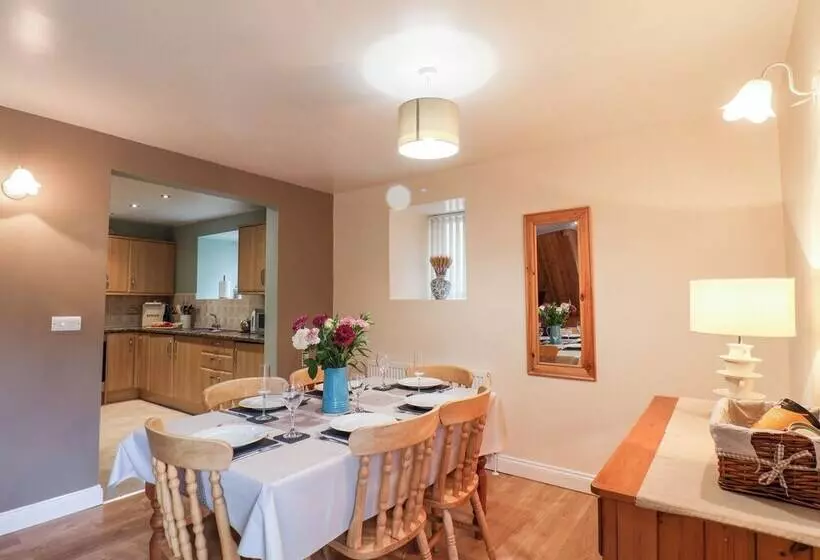 Mulgrave Cottage