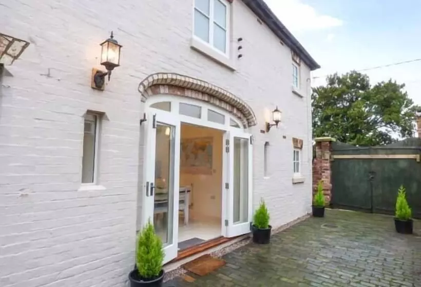 Old Church Coach House