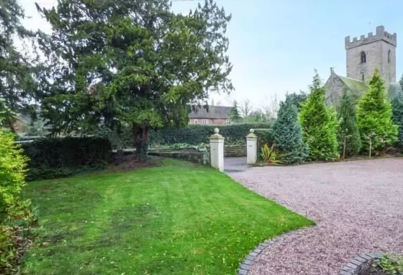 Old Church Coach House