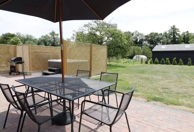 Whitehands Farm Barn