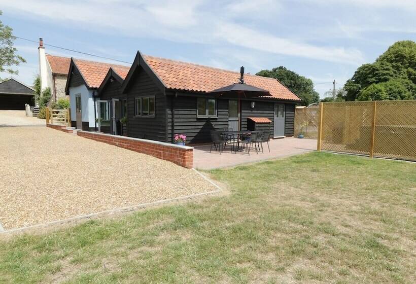Whitehands Farm Barn