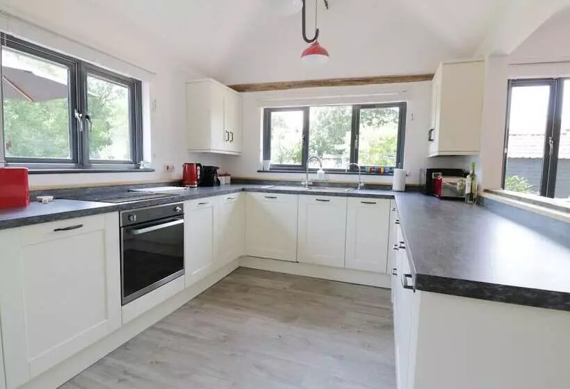 Whitehands Farm Barn