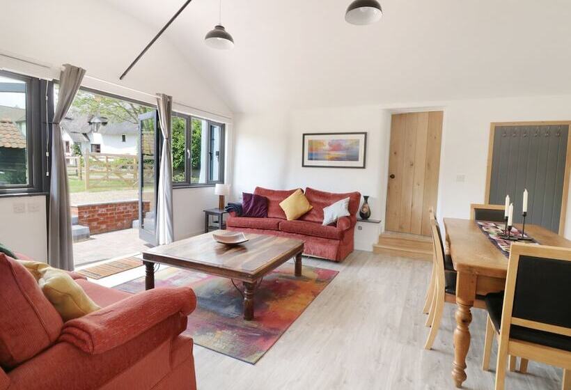 Whitehands Farm Barn