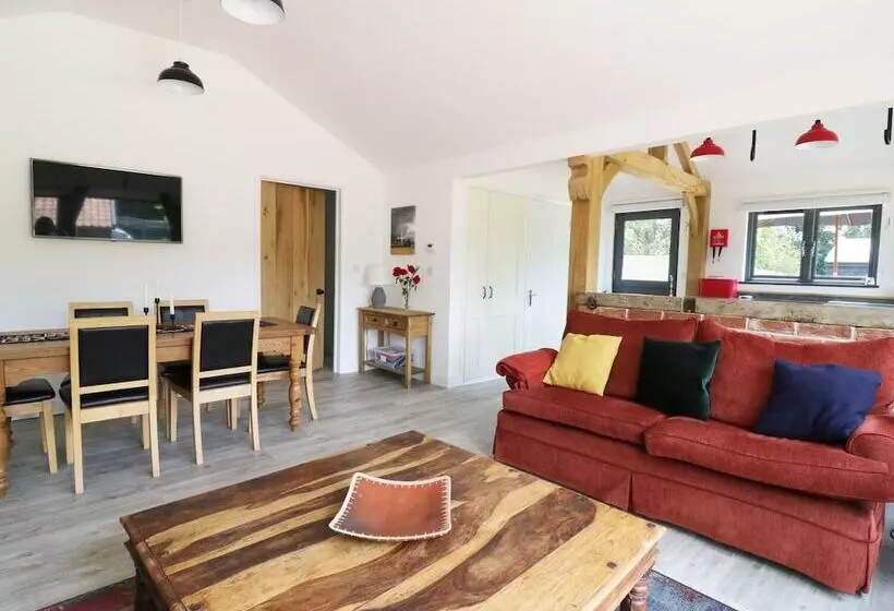 Whitehands Farm Barn