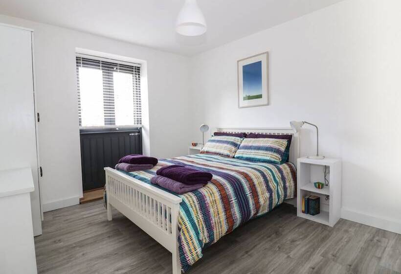 Whitehands Farm Barn