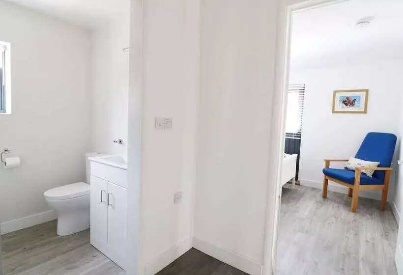 Whitehands Farm Barn