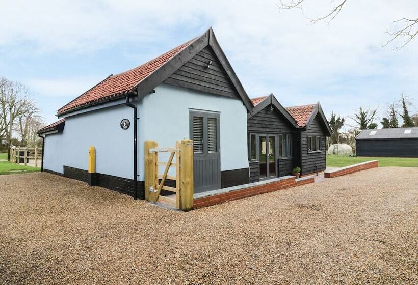 Whitehands Farm Barn