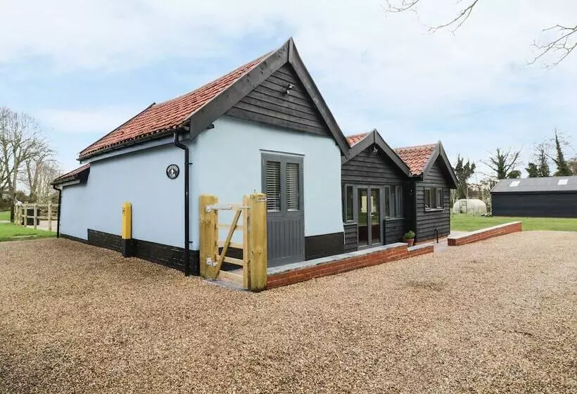 Whitehands Farm Barn