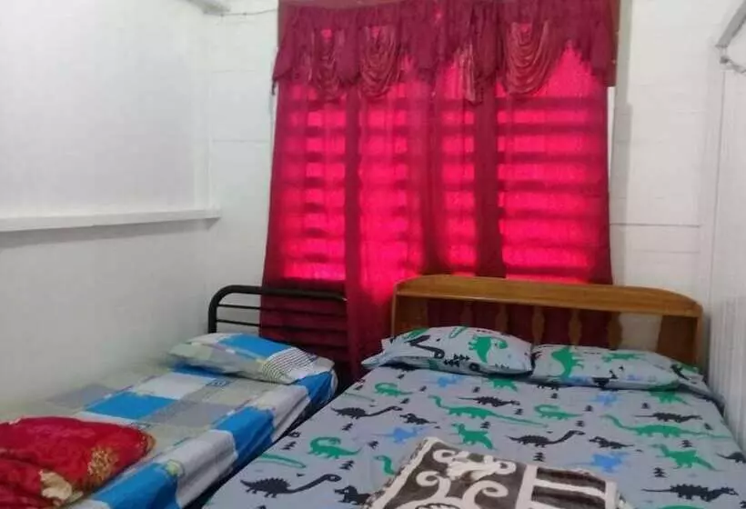 Hostal Los Primos Hostel