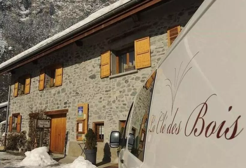 ベッドアンドブレックファースト Chambres D Hôtes   La Clé Des Bois