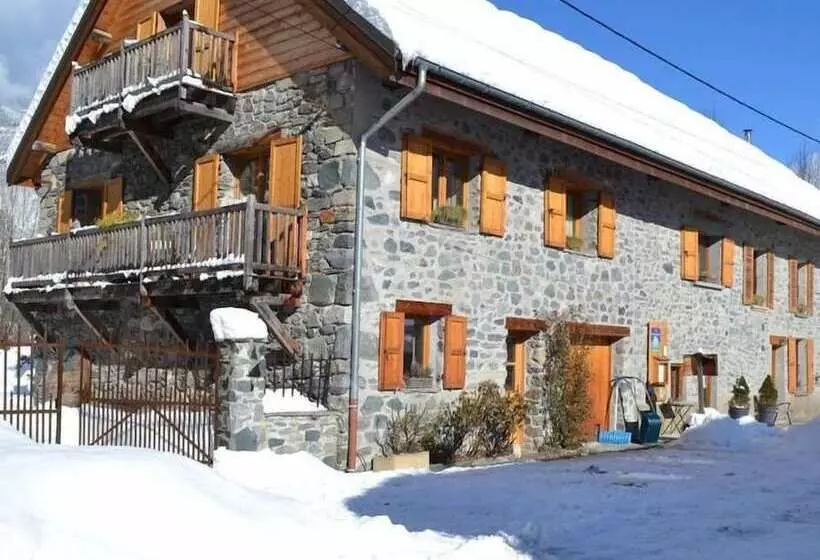 ベッドアンドブレックファースト Chambres D Hôtes   La Clé Des Bois