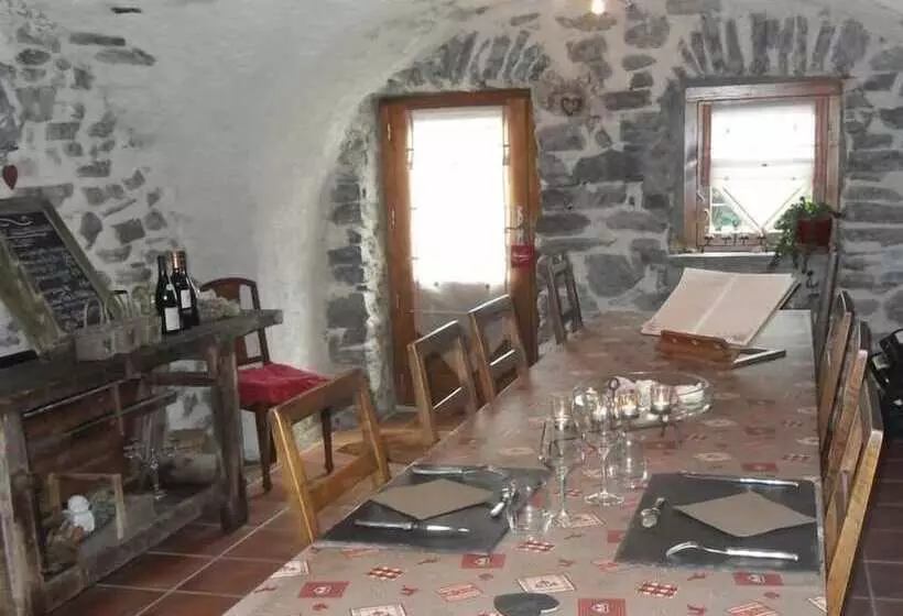 ベッドアンドブレックファースト Chambres D Hôtes   La Clé Des Bois