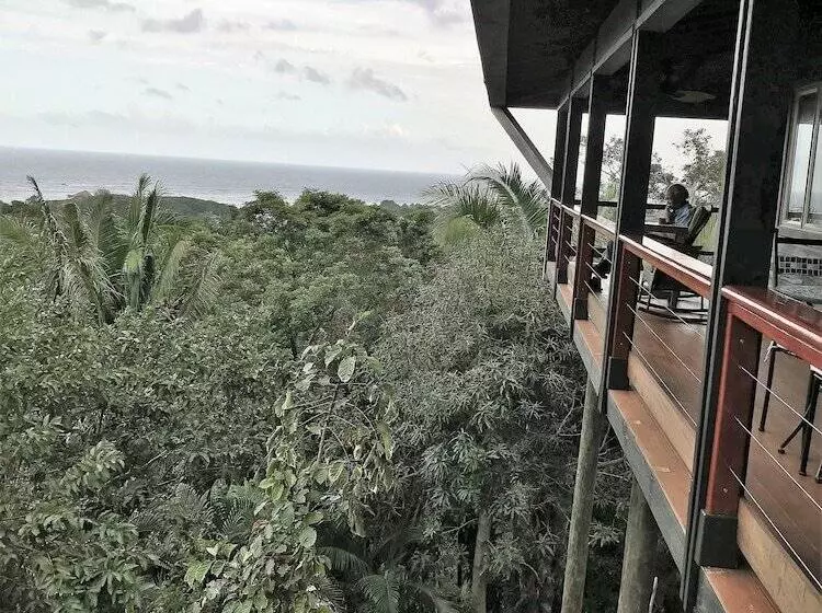 تختخواب و صبحانه West End Breeze