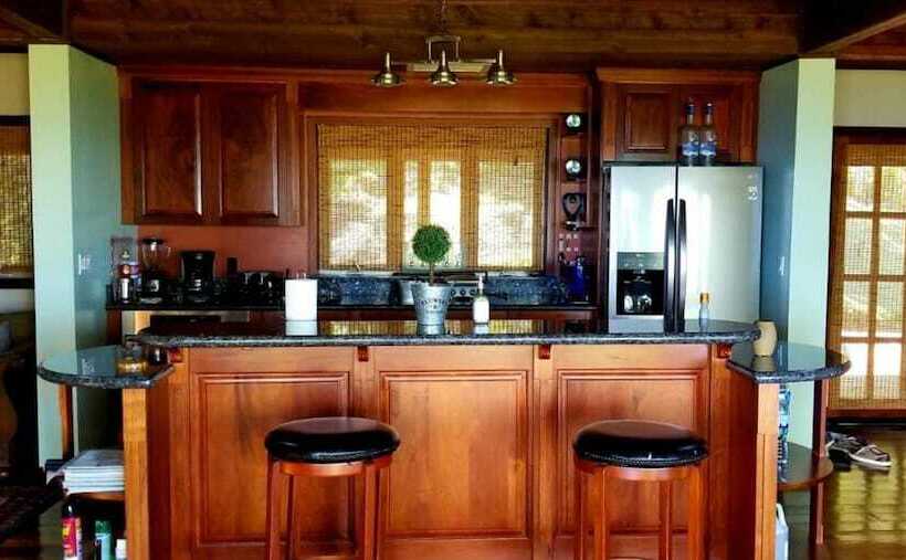 تختخواب و صبحانه West End Breeze