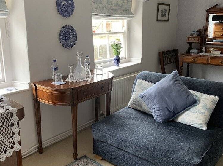 Castleview Bed & Breakfast