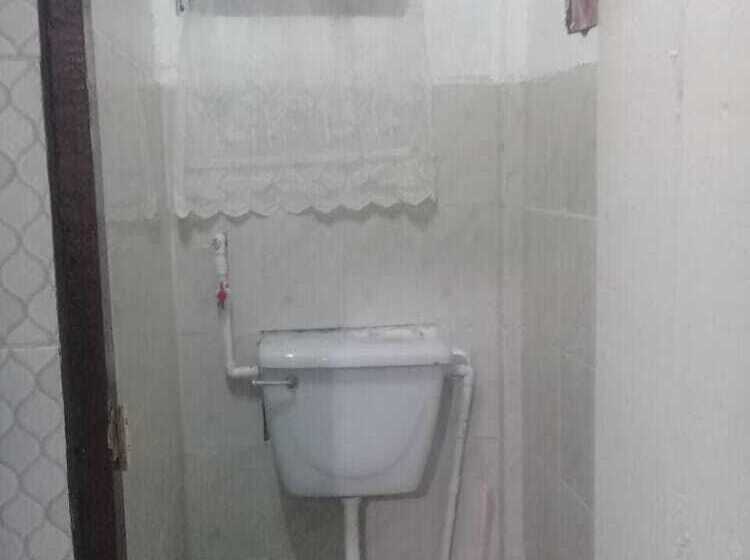 Hostal Los Primos   Hostel