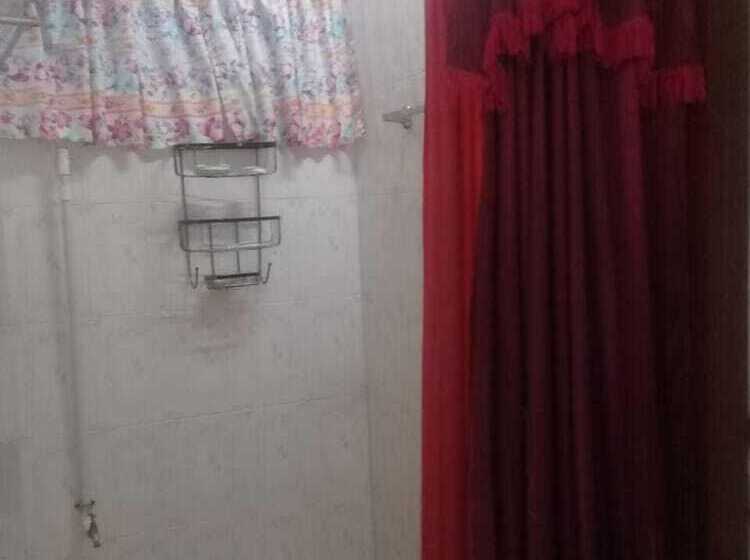 Hostal Los Primos   Hostel