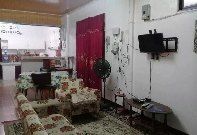 Hostal Los Primos Hostel