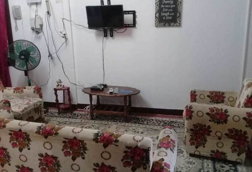 Hostal Los Primos   Hostel