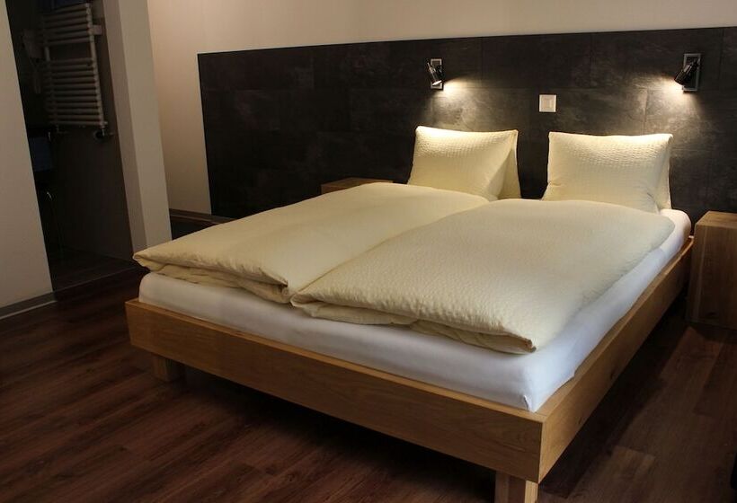 בית מלון כפרי Alpha