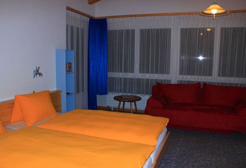 בית מלון כפרי Alpha