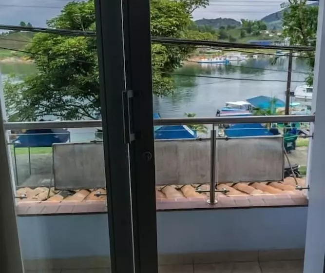 ホテル Brisas De Guatape
