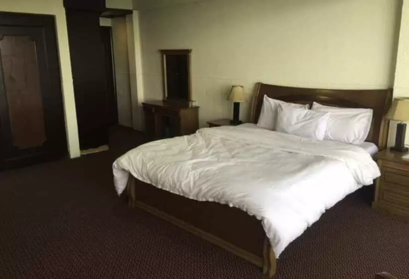 هتل Daisy Dot Murree