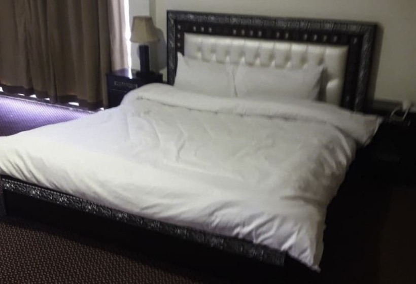 هتل Daisy Dot Murree