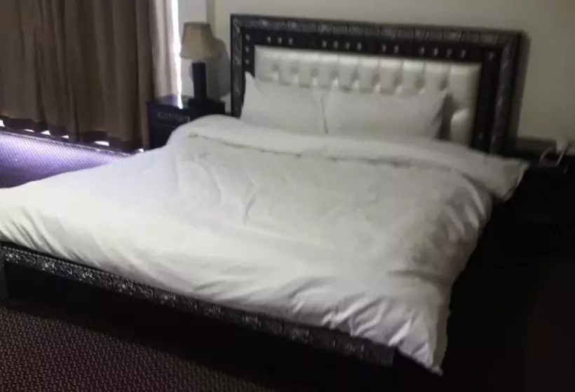 هتل Daisy Dot Murree