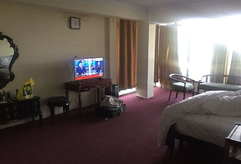 هتل Daisy Dot Murree