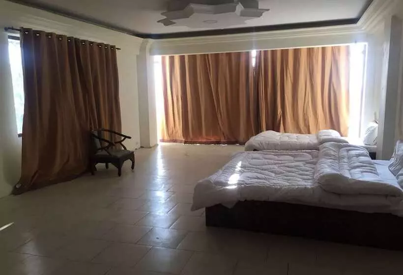 هتل Daisy Dot Murree