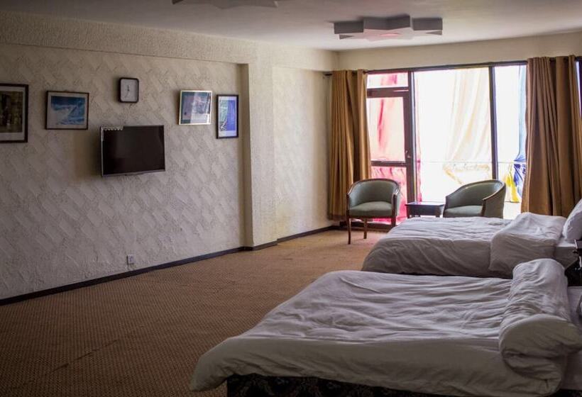 هتل Daisy Dot Murree