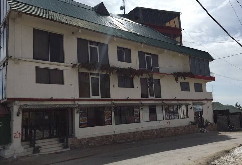 هتل Daisy Dot Murree