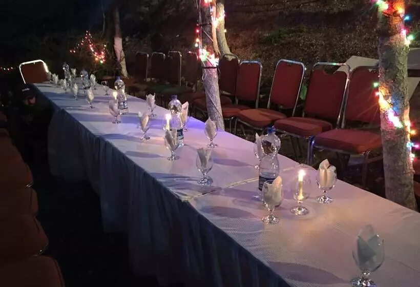 هتل Daisy Dot Murree