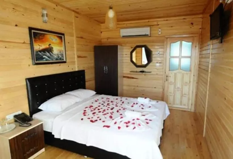 Hotelli Grand Ada Family