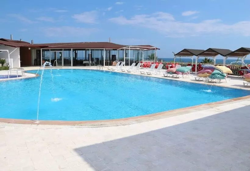 Hotelli Grand Ada Family