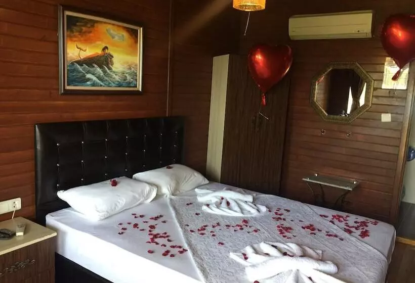 Hotelli Grand Ada Family