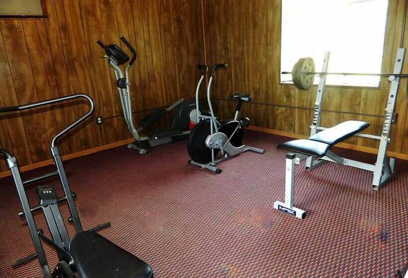 فندق على الطريق Country Inn Llc