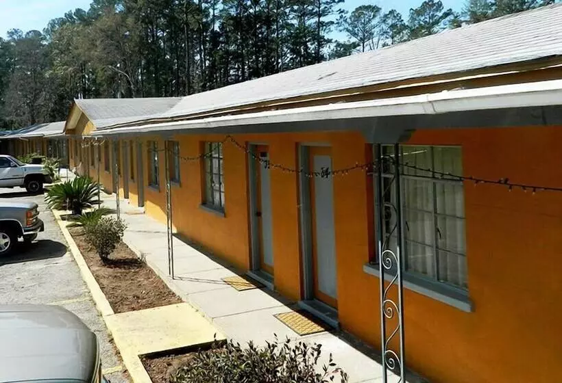 Motelli Country Inn Llc