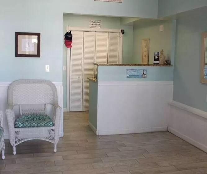 Motelli Sandcastle Beachfront Inn