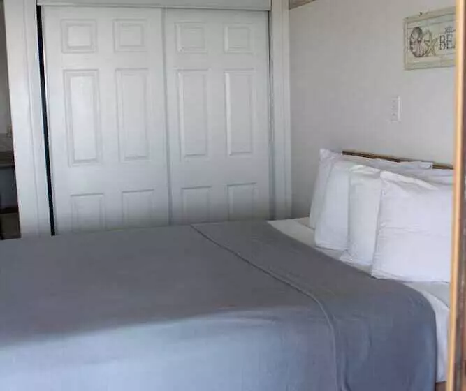 Motelli Sandcastle Beachfront Inn