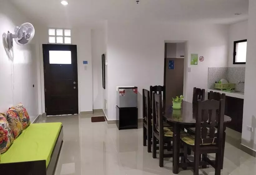 ペンション Spacious Private Apartment At Laorenza Residences