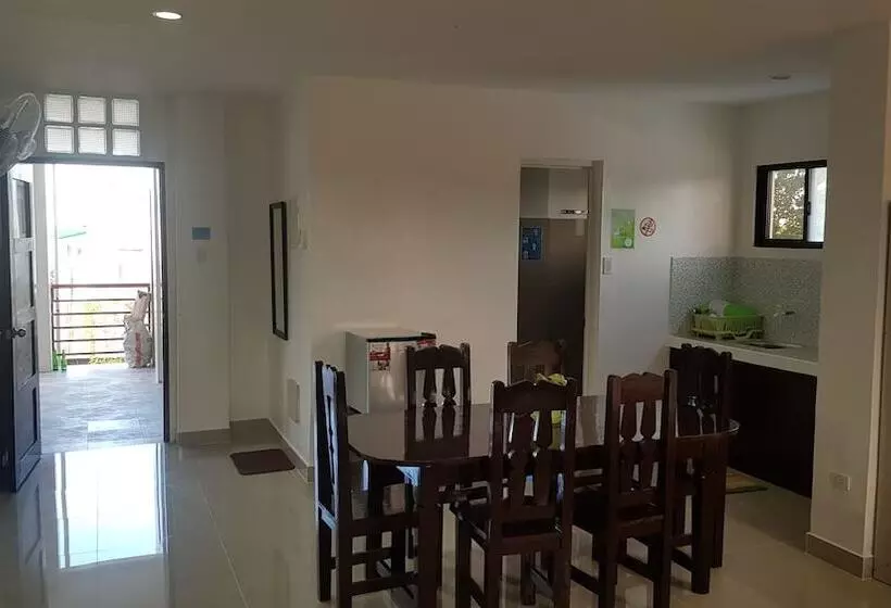 ペンション Spacious Private Apartment At Laorenza Residences